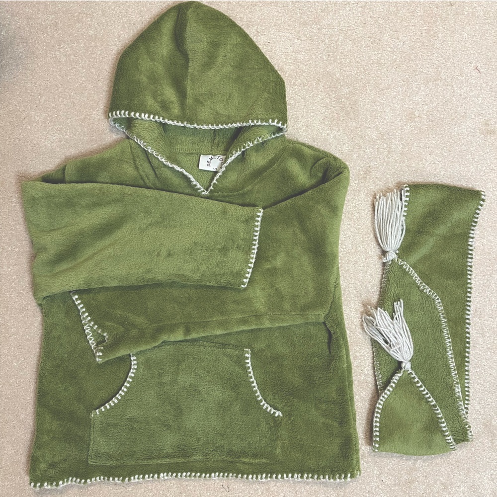 GREEN HOODED  FLEECE WITH SCARF